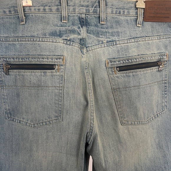 Tommy Hilfger Relax Fit Jeans - Picture 4 of 8